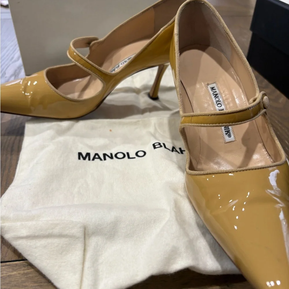Manolo Blahnik Yellow Patent Leather Heels - Picture 3 of 5